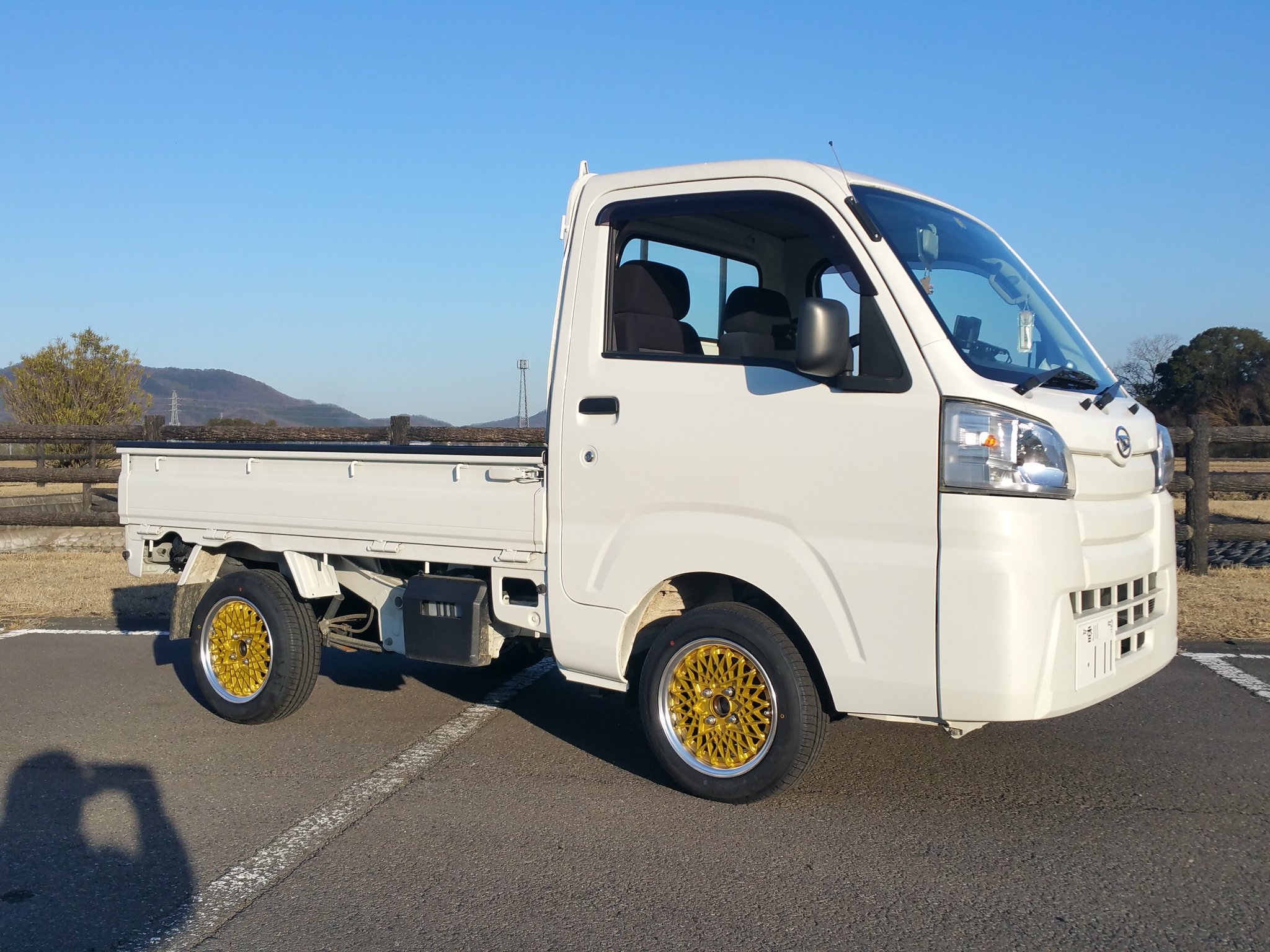 軽トラホイール残り Etia5Z0UUAE628u.jpg:large