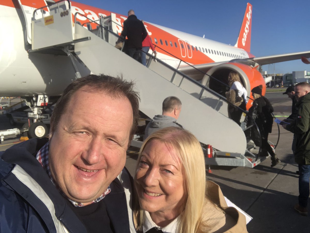 rbedfordisared's tweet image. 1 Year ago today!!! Wow! #Amsterdam #LiamGallagher #takeusback