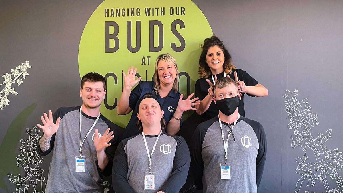 mocanntrade's tweet photo. If you're in the Hannibal MO area, go pay a visit to #COCODispensaries newest location! This crew is ready to serve MO patients when they open their doors at 11AM. Big congrats to the whole COCO team! https://t.co/2Nk4kabfAf