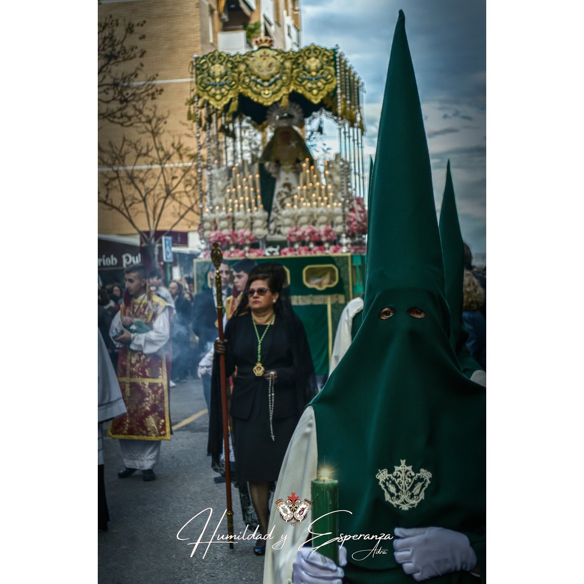 El fruto del silencio es la oración. El fruto de la oración es la fe. El fruto de la fe es el amor. El fruto del amor es el servicio. El fruto del servicio es la paz.

🗣Madre Teresa de Calcuta

#humildadyesperanza