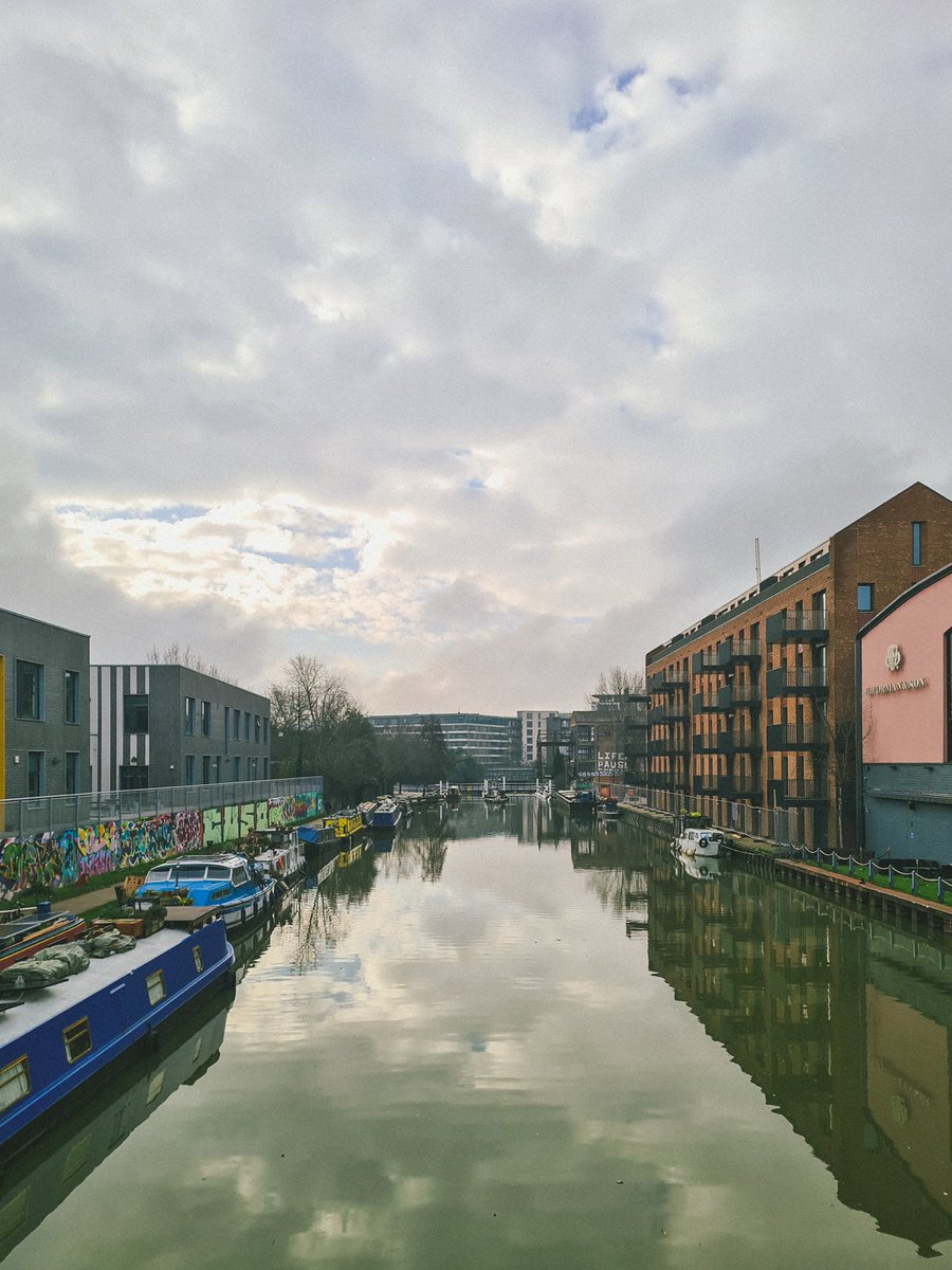 artkidtroy's tweet photo. Sunrise over the Lea Valley...
#weekend #morning #morningride #cycling #bikeride #weekendadventures #weekendride #sunrise #winter #winteride #leavalley #riverlea #leanavigation #towpath #canalboats #london #tottenham #hackney #bow #londoncycling #urbanadventures #canalrivertrust https://t.co/E6080dnVbK