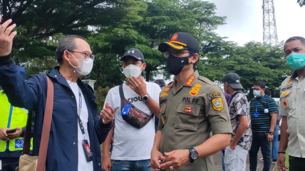 Satpolpp_bgrkab's tweet photo. Sabtu, 06 Februari 2021, Tim Satpol PP Kabupaten Bogor telah melaksanakan Sidak ke Lokasi Syuting Ikatan Cinta wilayah Gunung Geulis. 
@bogorkab @adeyasinn @satpolppjabar @BogorDiskominfo @bpbd_kabbogor https://t.co/VoIuO0wMEA