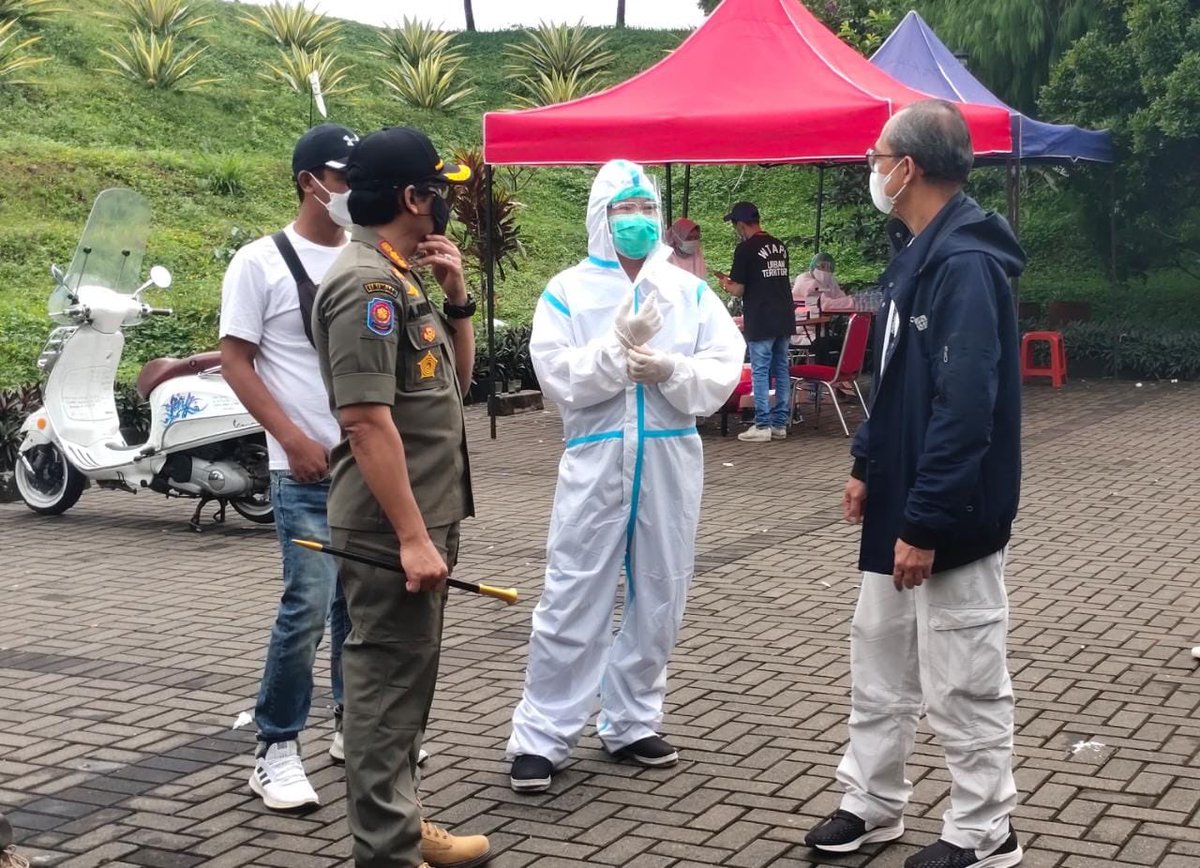 Satpolpp_bgrkab's tweet photo. Sabtu, 06 Februari 2021, Tim Satpol PP Kabupaten Bogor telah melaksanakan Sidak ke Lokasi Syuting Ikatan Cinta wilayah Gunung Geulis. 
@bogorkab @adeyasinn @satpolppjabar @BogorDiskominfo @bpbd_kabbogor https://t.co/VoIuO0wMEA