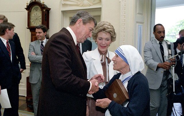 JamesNavaCom's tweet photo. Ronald Reagan: “La primera obligación del Gobierno es proteger a la gente, no dirigir sus vidas”. https://t.co/AU9HIojjR2