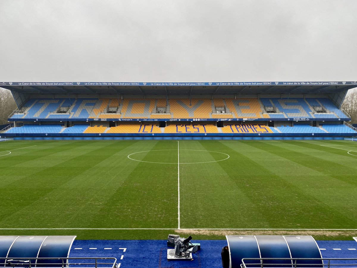 estac_officiel's tweet photo. Stade de l’Aube📍
Les Troyens retrouvent leur jardin cet après-midi pour la réception du Téfécé !⏳💥
#ESTACTFC 💣 https://t.co/j4aiRwj2Lq