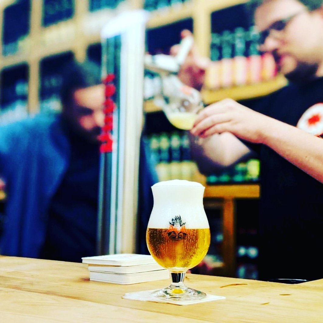 TheLilEmp's tweet photo. We can't wait to pour you a fresh, cold Duvel 😍🍺

#welovebeer #welovebelgianbeers #supportlocal #kingstreetBristol

Bottles available from our webshop https://t.co/j2XNuUgivk https://t.co/OLBKaMNb8I