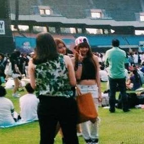 idlepinkpics's tweet photo. Lisa and Miyeon really do keep in touch after many years 🥺 Their friendship is so cute 😭

#LISA #MIYEON #GIDLE #BLACKPINK @G_I_DLE @BLACKPINK https://t.co/RKUvJ0acRI