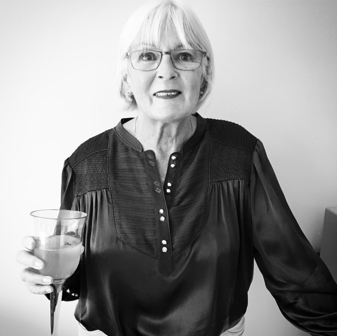 RichardsTess's tweet photo. Oh how I cannot wait to see you soon #elaineclark ! I love this photo of you I took a couple of years ago in @RichRadLondon Brighton Smocked Shirt. My beautiful Mama! #lockdown3uk #pandemicdays #covid19 #itwillpass #justkeepsafe https://t.co/Ehldo2RJRV