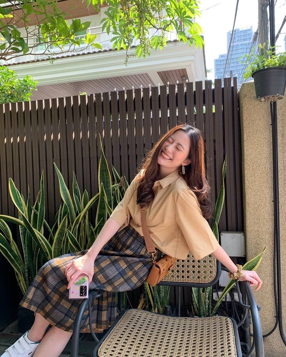 blowing out someone else's candle doesn't make yours shine any brighter🌟🌟🌟

꒰ Ig: #frungnarikunn #ฟรังนรีกุล 、🌻 ꒱