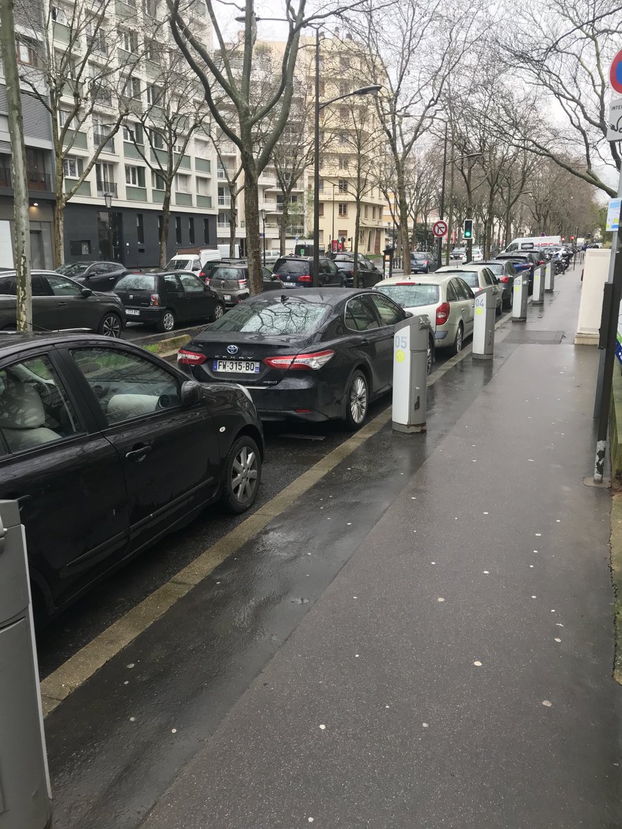 Et comment je fais pour charger ma voiture electrique quand toutes les places sont prises... par des véhicules non-électriques. C’est tout le temps #raslebol ⁦<a href="/pcbaguet/">PC BAGUET</a>⁩ ⁦<a href="/iledefrance/">Région Île-de-France</a>⁩ ⁦<a href="/sigeif75/">Sigeif</a>⁩ ⁦<a href="/Izivia/">IZIVIA</a>⁩