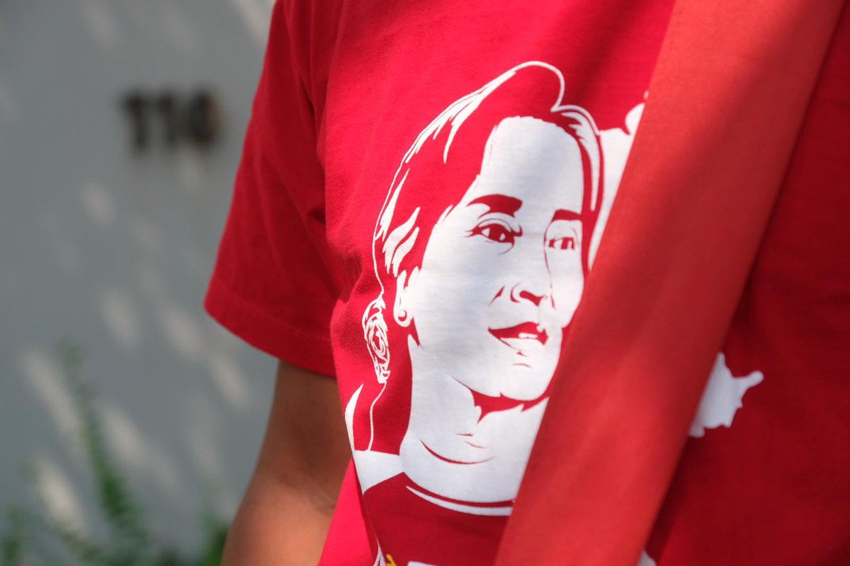 It is now 7pm local time in Thailand. All contact have been lost to our two journalists in Myanmar. 

No reports from rights groups on the border while phone signal no longer works and numbers in Yangon cannot be called. 

#SaveMyanmar #WhatsHappeningInMyanmar