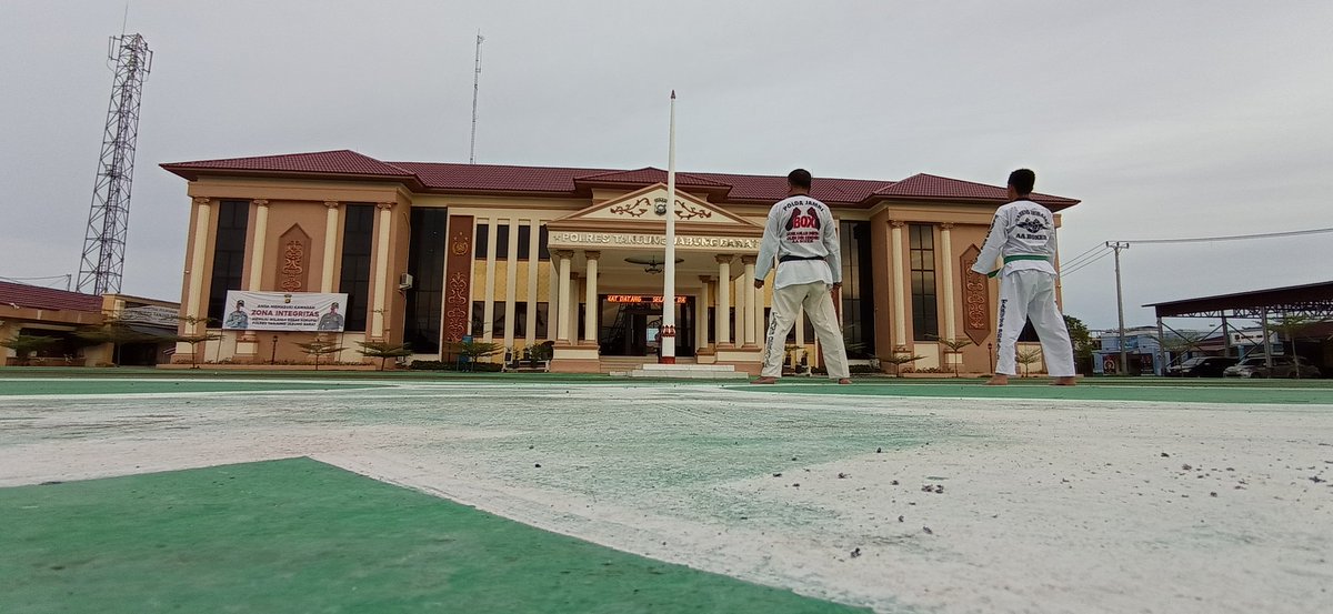 WindyTK45's tweet photo. hilangkan ketakutan bersama nilai - nilai  kesopanan 💪☺🇲🇨 https://t.co/q1pZEfLHqN