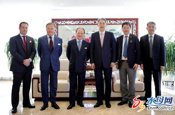 In 2018, Aidan Barclay met in China with China Everbright Group chairman Li Xiaopeng 李晓鹏 http://finance.shm.com.cn/2018-04/13/content_4714798.htm