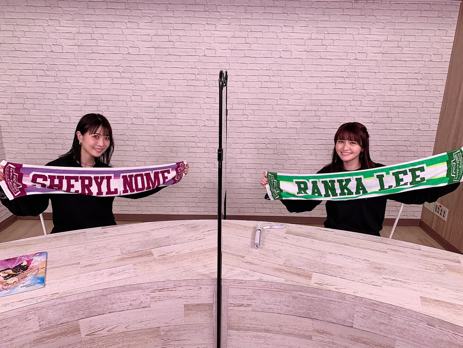 マクロス 公式アカウント エアマクロスｆ ライブ 21 ご視聴ありがとうございました シェリル ノーム Starring May N ランカ リー 中島 愛 時空を超えたデュエットが実現 まだまだふたりはこれから 私たちの歌を聴け 完全新作 劇場短編