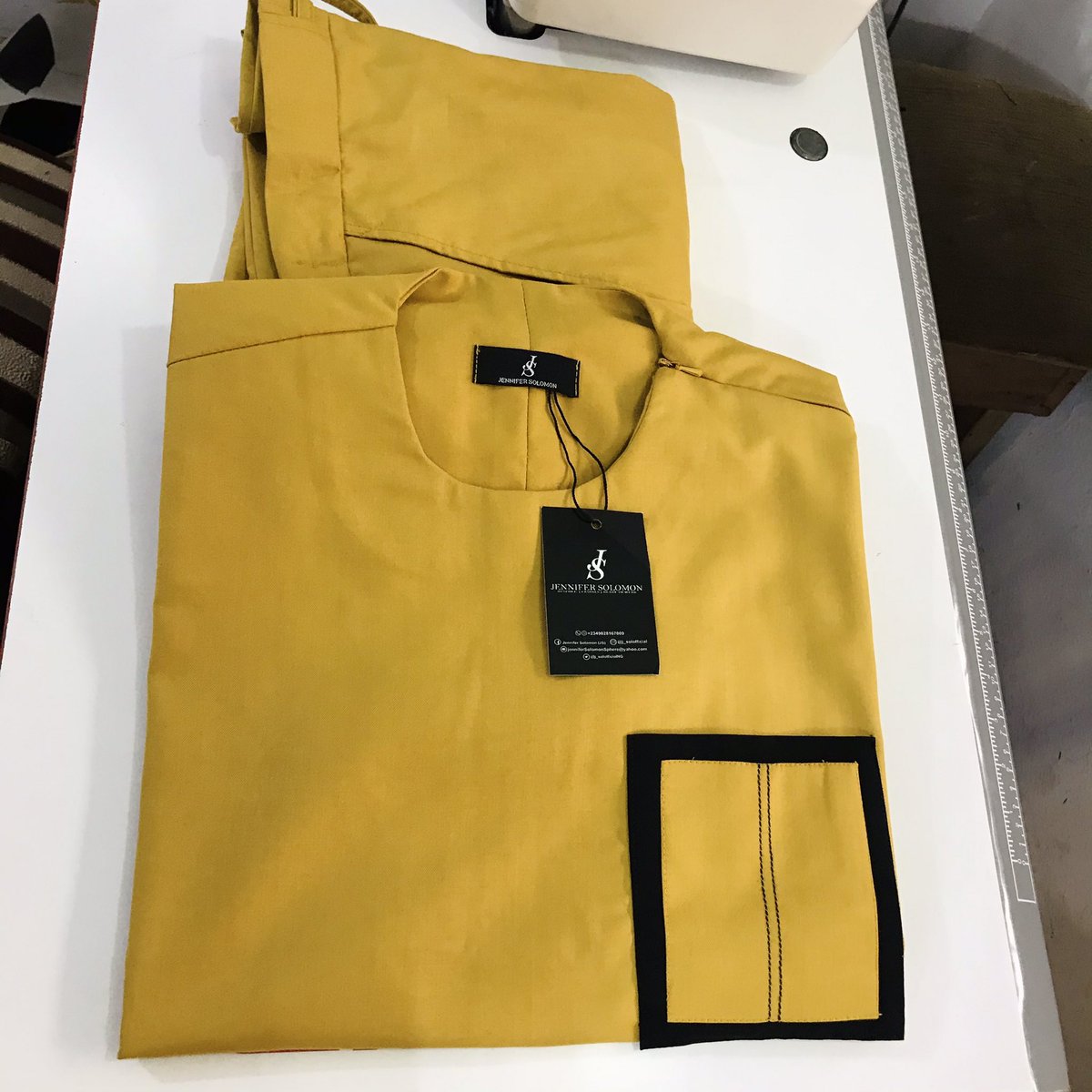 J_solofficialNG's tweet photo. MUSTARD AND BLACK
CLIENTβS ORDER .
#JSman #JenniferSolomon #Fashion #Style #Tailorsinlagos #FashionDesigner #NigerianDesigner https://t.co/aslIVZ9od7
