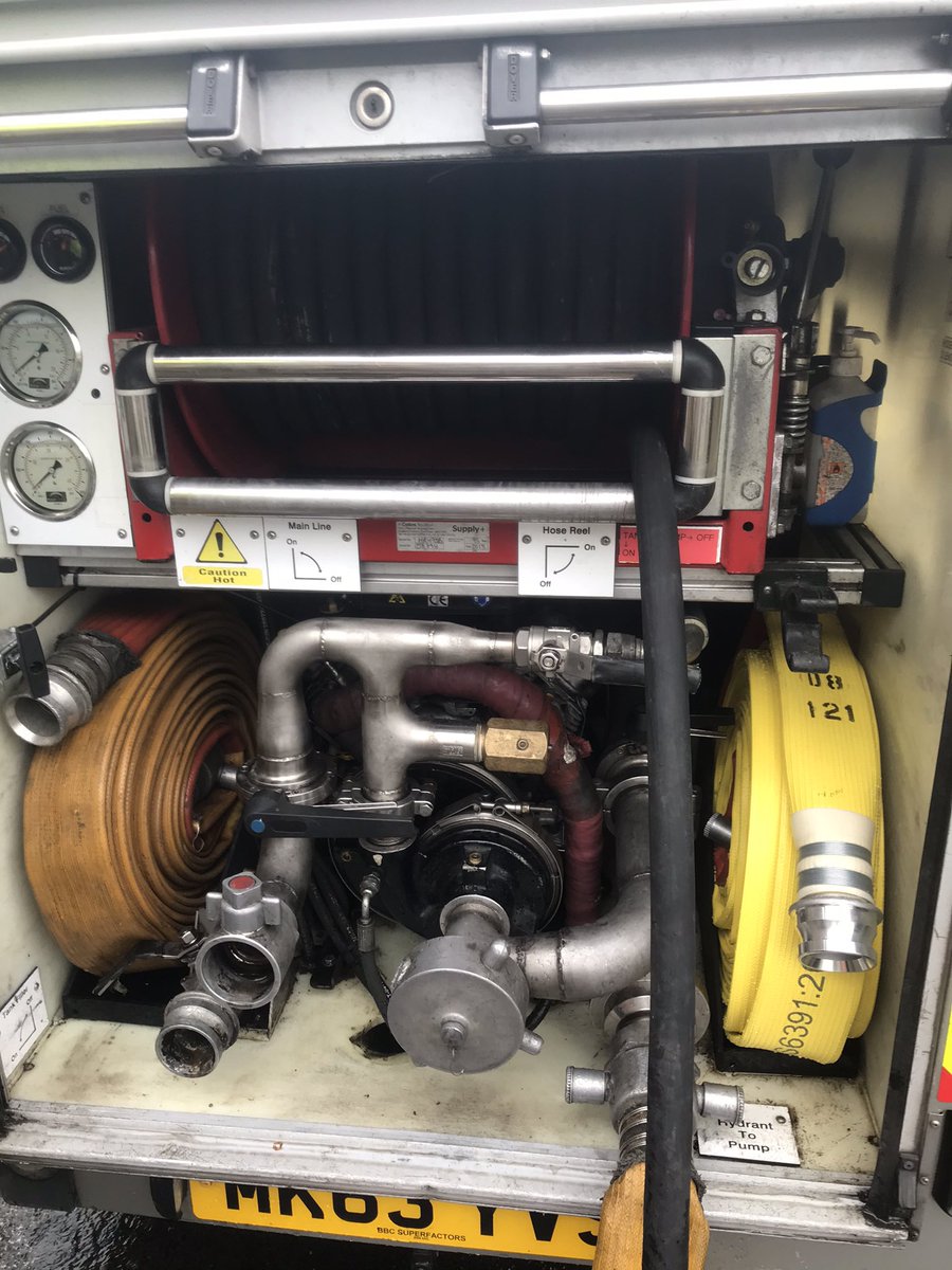 WMFSSmethwick's tweet photo. #ContinualDevelopment &
#KnowledgeAcquisition session for White Watch alongside @WMFSWestBrom & @WMFSTipton.
#EngineArm
#OpenWaterPumping
#WaterRelay
#WaterDelivery
#GodivaPumps
#HalePumps
#PRL & #BRV
@WestMidsFire
#readywillingable
#CovidCompliance https://t.co/QJeMQN4fCg