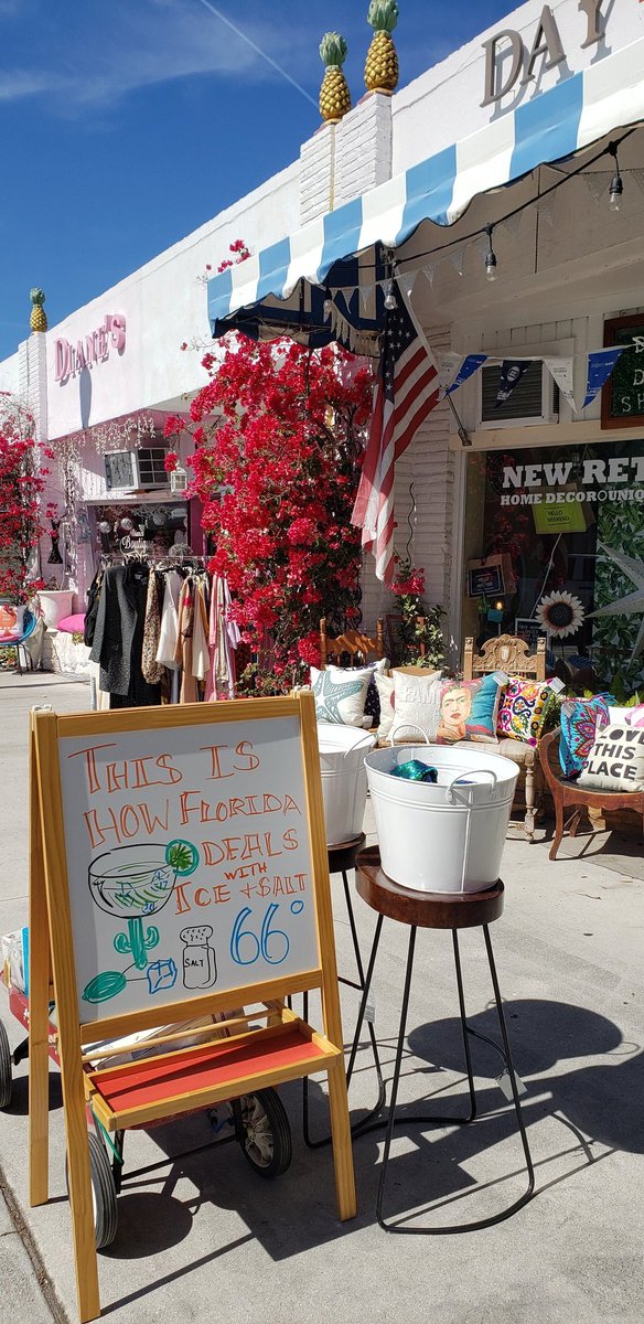 wpbmagazine's tweet photo. Northwood's the most beloved district of our city for so many good reasons. It's always pleasant to come to this neighborhood full of home-feel good restaurants, unique boutiques, art and much more! #visitwpb #wpbnow https://t.co/iYc9Zqp184