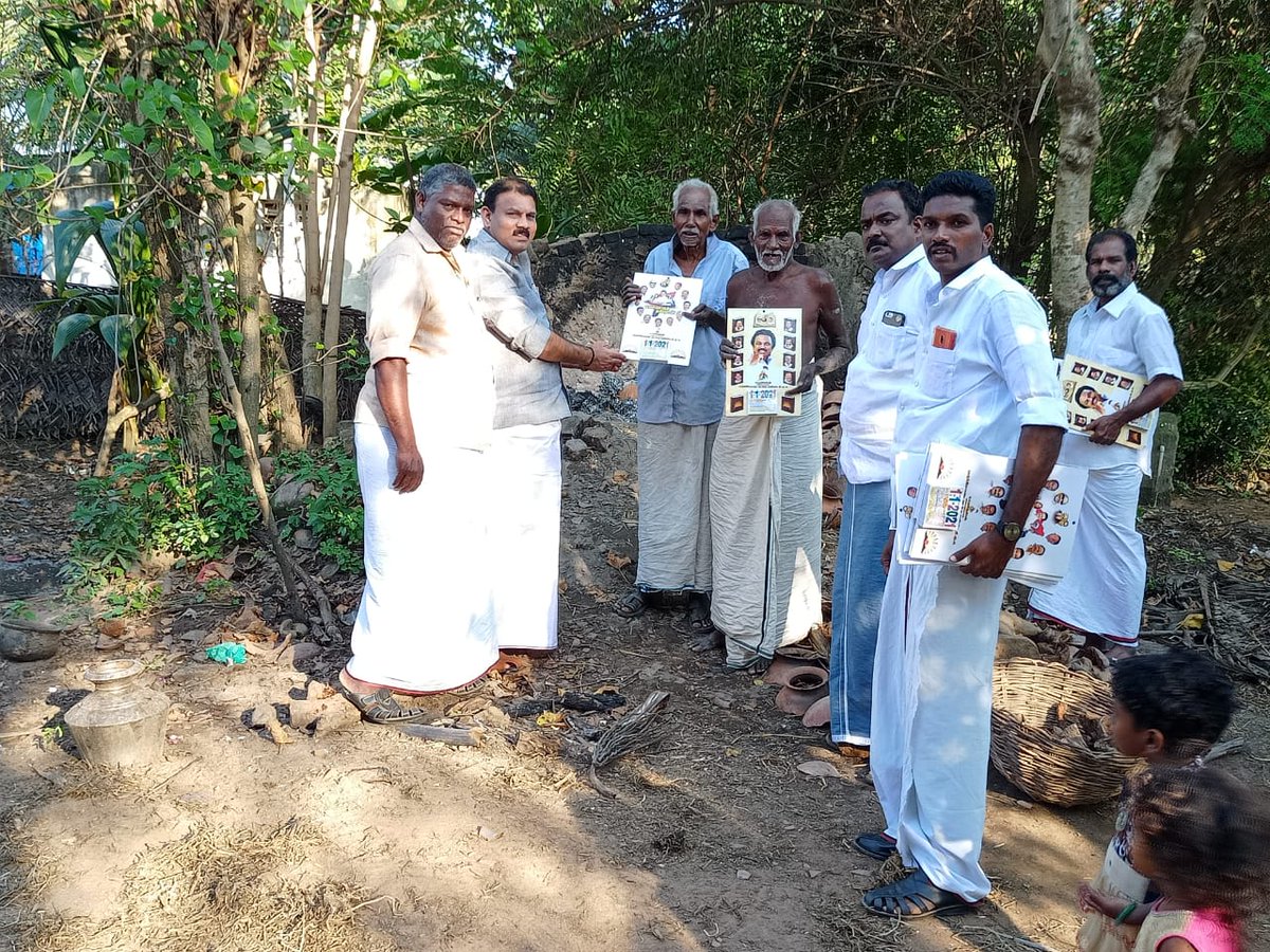 kavithaiselvan's tweet photo. 10,000 இல்லங்களை நோக்கிய #NPபார்த்திபன் அவர்களின்  பயணத்தில் இன்று  06/02/2021 தாமரங்கோட்டை வடக்கு ஊராட்சியில்  மக்களை அவர்களின் இல்லங்களில்   நேரில் சந்தித்து  நாள்காட்டி (காலண்டர்களை) வழங்கி 
 தின்னை பிரச்சாரம் செய்தார்,உடன் கழக நிர்வாகிகள்.
#பட்டுக்கோட்டை_வடக்கு_ஒன்றியம். https://t.co/aSBYDXf0aA