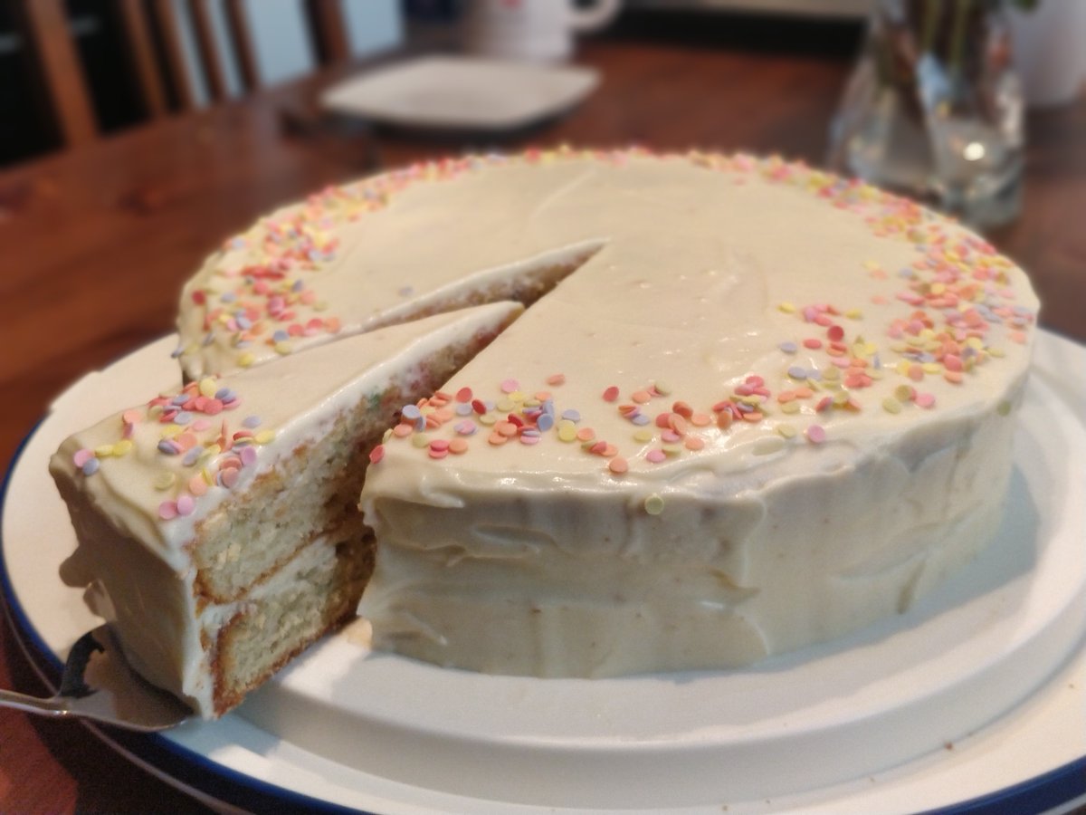 NB1xx5's tweet photo. @contextclaire Tried it today. Sprinkles weren't shitty enough. 🤣
Family and neighbours were pretty happy with the results, anyways. https://t.co/y9UlU0NNjQ
