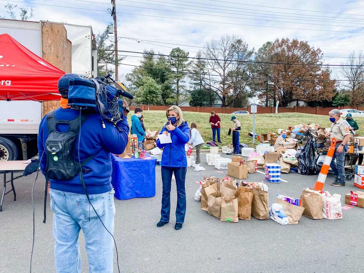 SarahSFrench's tweet image. Hey everyone! We are #Scouting4Food today for @loavesfishesnc with the #scouts! If you haven’t donated yet, visit wcnc.com/community for a list of drop off locations or just text scout4food to 44321! It’s that easy! $1 = 4 lbs of food! Right now over 100,000 need help. @wcnc