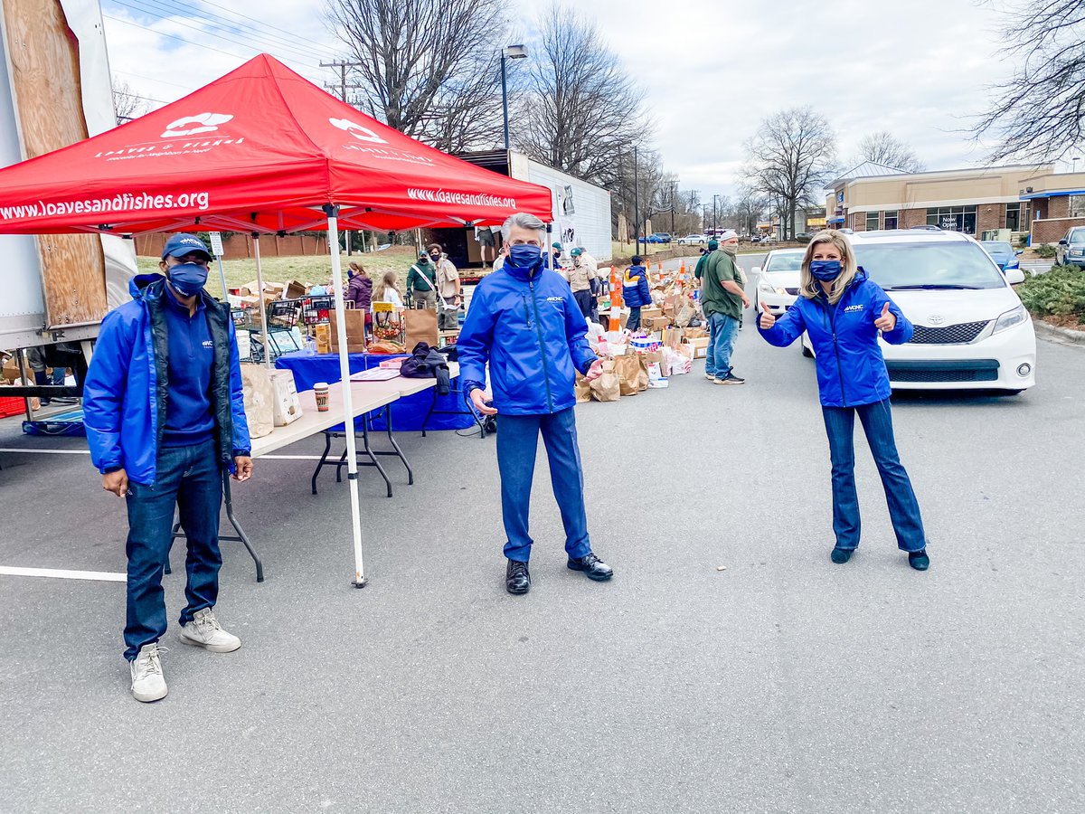 SarahSFrench's tweet image. Hey everyone! We are #Scouting4Food today for @loavesfishesnc with the #scouts! If you haven’t donated yet, visit wcnc.com/community for a list of drop off locations or just text scout4food to 44321! It’s that easy! $1 = 4 lbs of food! Right now over 100,000 need help. @wcnc