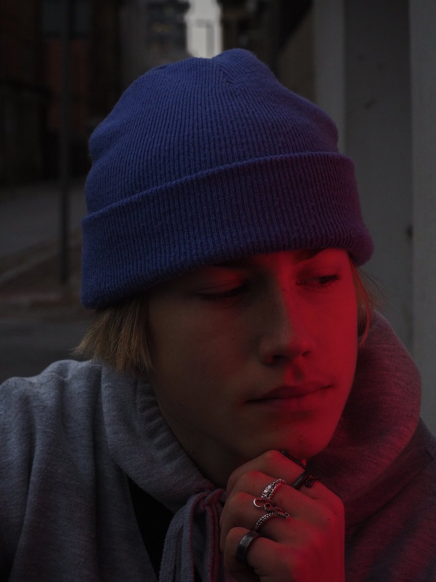 armstrongshoots's tweet photo. “GLIZZY”                                     

Shot during lockdown 3.0, January 2021. 

#portrait #skateboarding #model #Bossmodel #ukbasedphotographer #photoshoot #neonportraits #createmore #malemodel #photography #supportlocalcreators https://t.co/SIDp9SEvlw