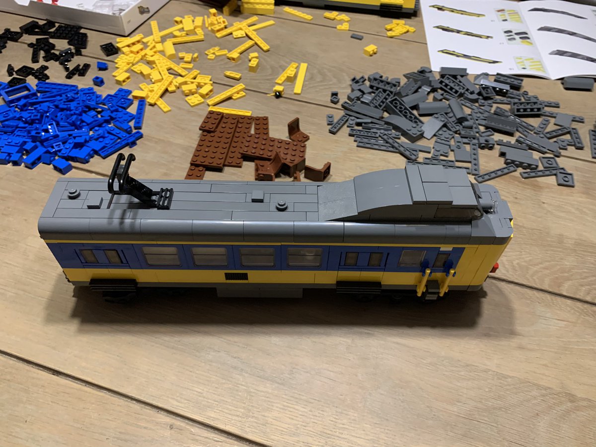 Westwijker's tweet photo. Lockdown project: Een Lego #koploper trein van de #NS . En de hele family kan er aan mee doen. #LEGO https://t.co/FfYssZaN8e