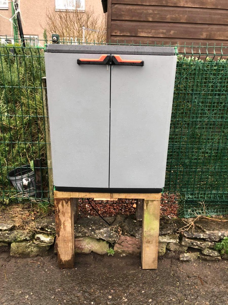 The #Carnoustie fire station has installed a cabinet of emergency supplies such as food and toiletries. It can be found at the Fire Station at 19 Kinloch St, Carnoustie DD7 7HE, and can be used by anyone in need.