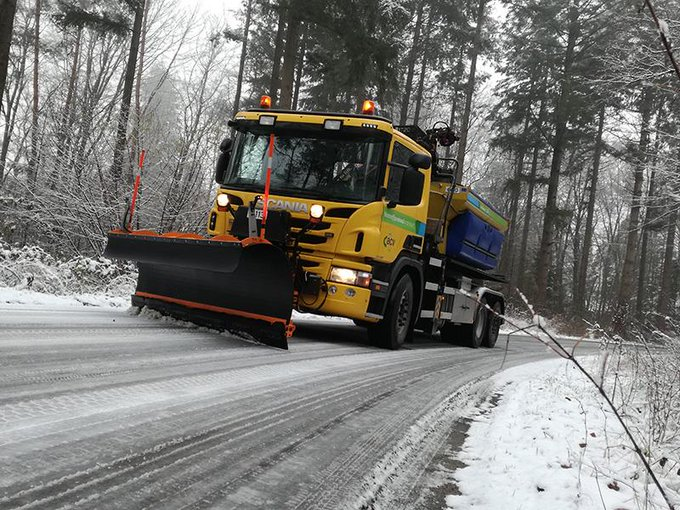 acvindewinter's tweet photo. Wij zijn begonnen met preventief #strooien in de gemeentes #Ede, #Veenendaal, #Renkum en #Wageningen. Daarna bij sneeuwval gaan wij ook #sneeuwschuiven. https://t.co/FRnYuWKYDS