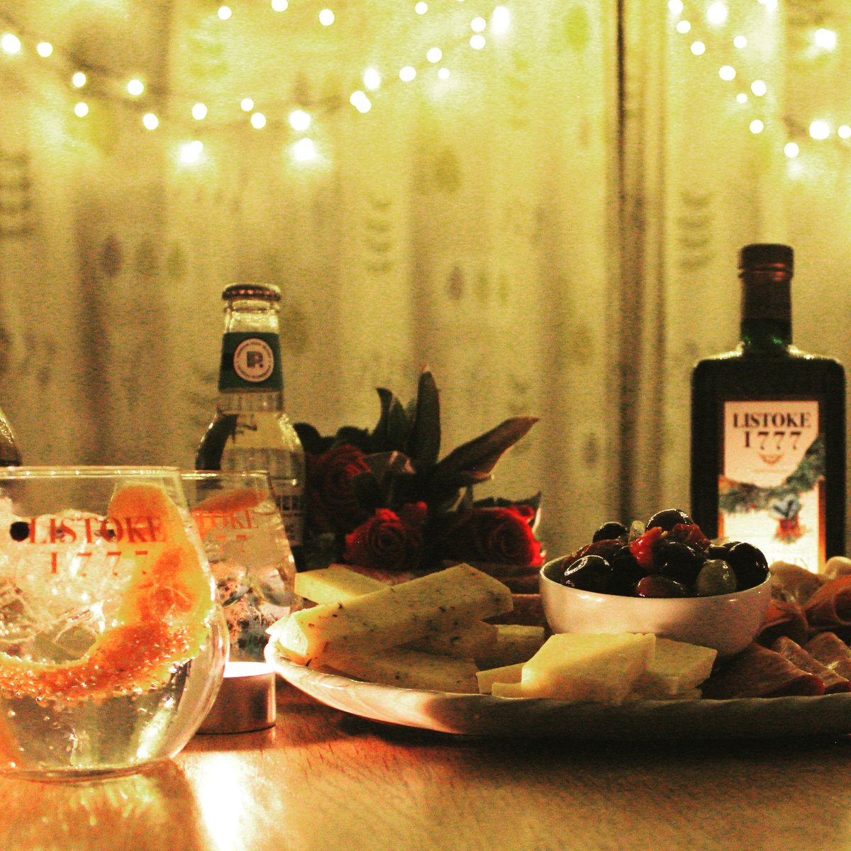 Get your orders in ASAP for our Valentine's Day package - delivery options available nationwide 💕
Whether you're spending your day with a loved one, friend or family member this Valentine's lockdown, this delicious package is the perfect way to make the most of the day 🔥