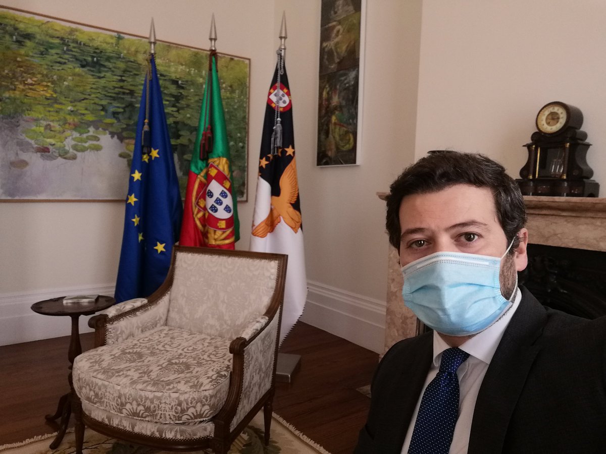 VandreCEntura's tweet photo. Hoje reuni-me com todos os militantes do CHEGA que satisfazem as mulheres. https://t.co/jKULTZCsy6