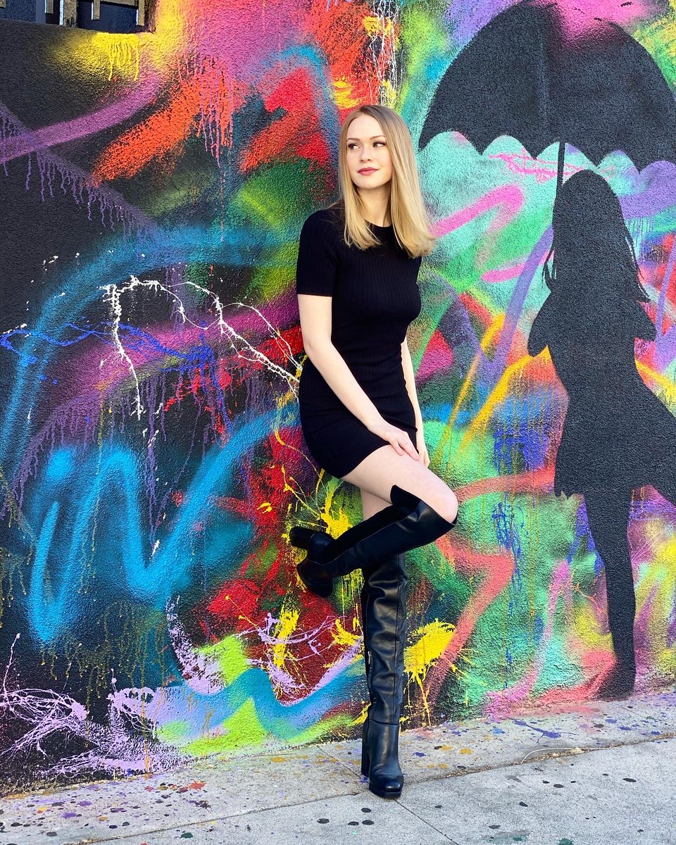 RachelleMHenry's tweet photo. City of Angels β¨ #actorslife #femalefilmmaker #womeninfilm #murals #younghollywood #impromptuphotoshoot #happydays https://t.co/1ppoboO1ai