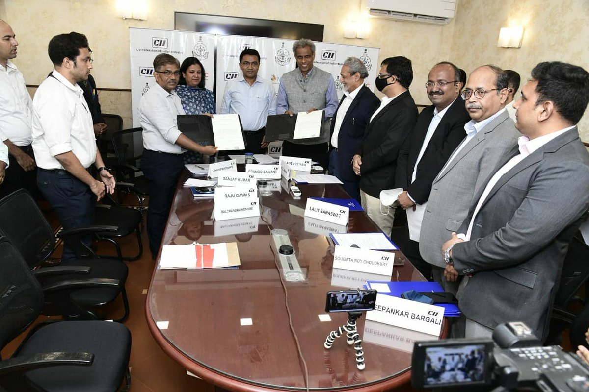 The Signing & Exchange of MoU was conducted between the Department of Labour & Employment, @GovtofGoa & Confederation of Indian Industry #CII to manage & operate Model Career Centre #MCC Goa

The #CIIMCC will focus on pre-employment preparation, job apprenticeships & placements.