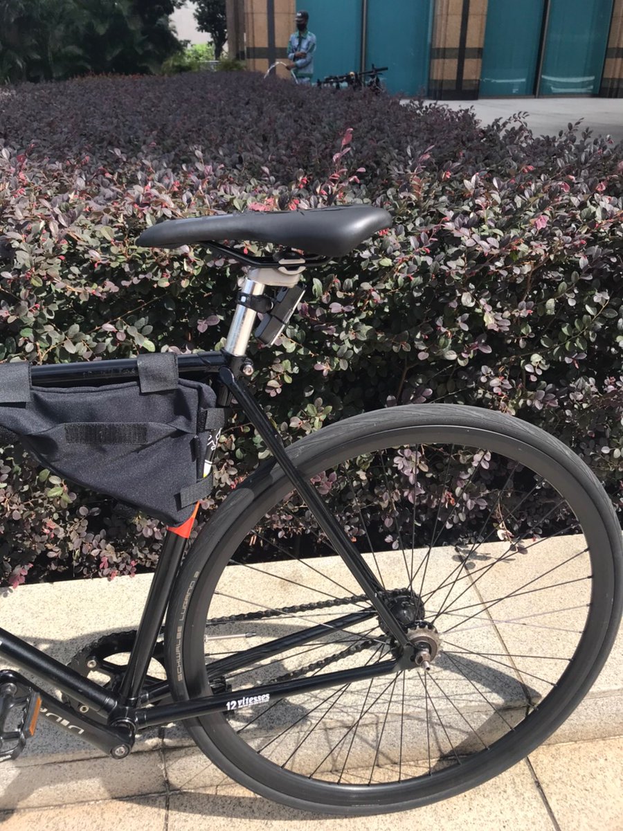 BerjualanS's tweet photo. #fnfjb dijual fullbike fixed gear lucky five (frameset balap jadul) size 50. lokasi jakarta pusat, prefer COD. harga 4.8jt nego. spec dan kontak wa tertera difoto bawah. parts 90% baru pembelian dan perakitan pertengahan 2020 https://t.co/MCSfzBGwlP