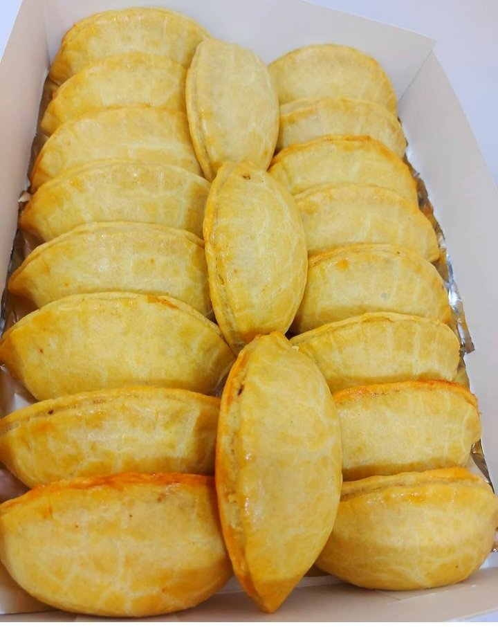 We make very clean and tasty meat pies....Dm to order
