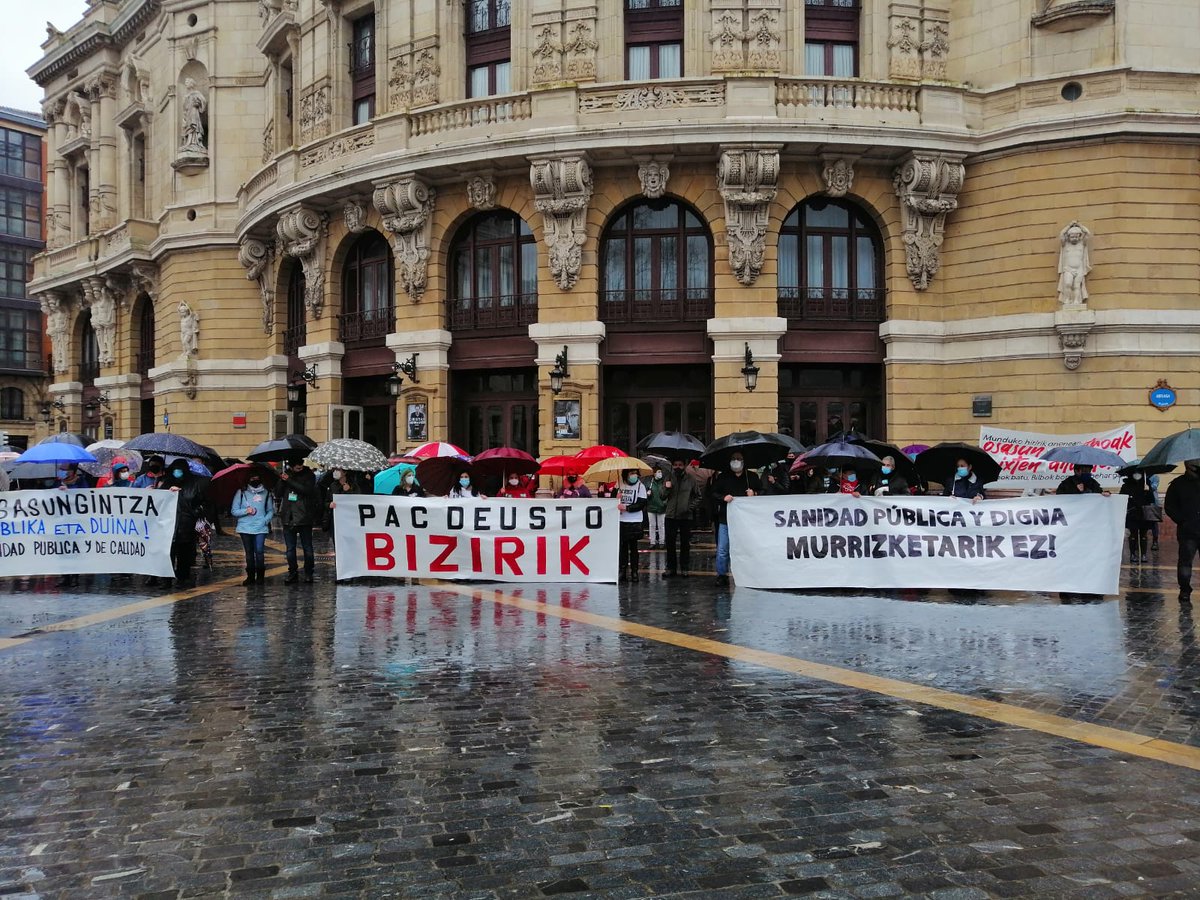 Bajo lluvia y viento, los recortes en sanidad yo no consiento!