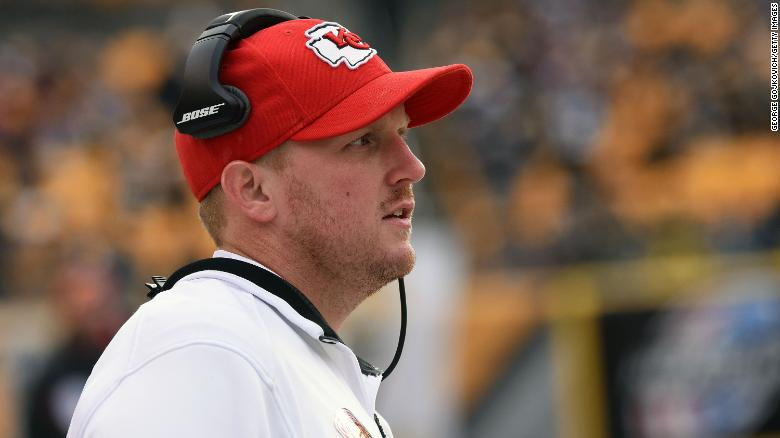 TLSLiveShow's tweet photo. "Kansas City Chiefs assistant coach Britt Reid under investigation following car crash that left child with life-threatening injuries"
@CNN @TLSLiveShow
#TruthLiesShenanigans #TLSshow #BrittReid #impaired
https://t.co/Sr3dOweN6M https://t.co/CeV1DclyL7