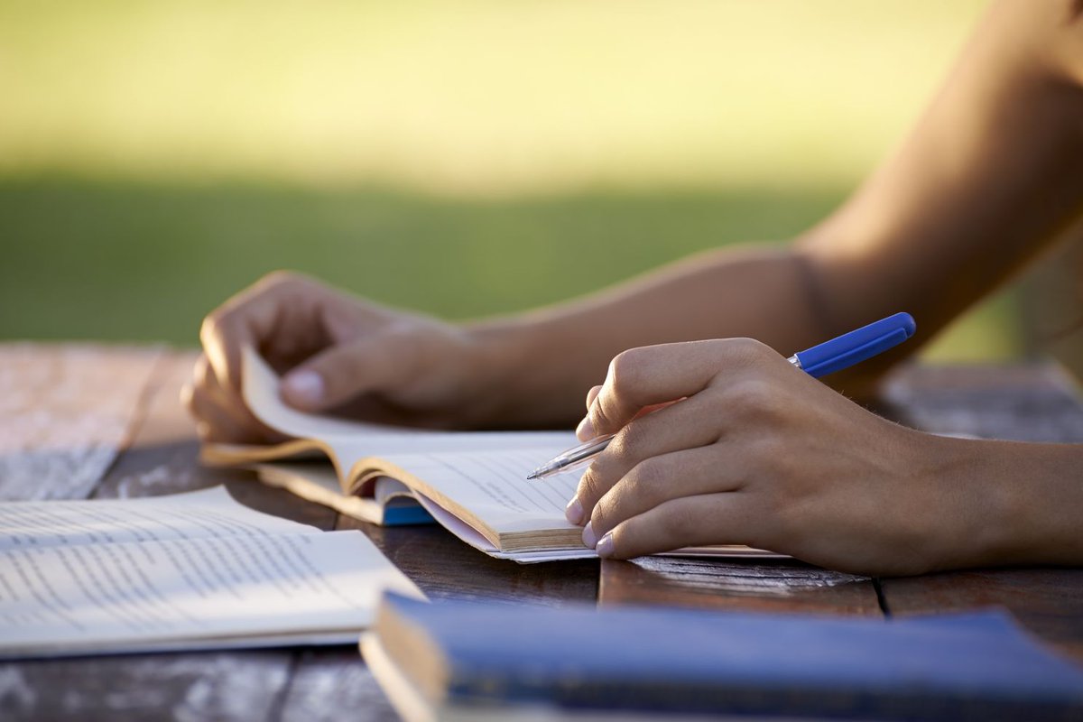 NSQestudiar's tweet photo. ¿Cuál es la carrera más fácil para estudiar?
En el mundo universitario, existen muchas carreras que son realmente exigentes y demandan...
https://t.co/AUvzyUyRdT https://t.co/PAcZ6t5vUe