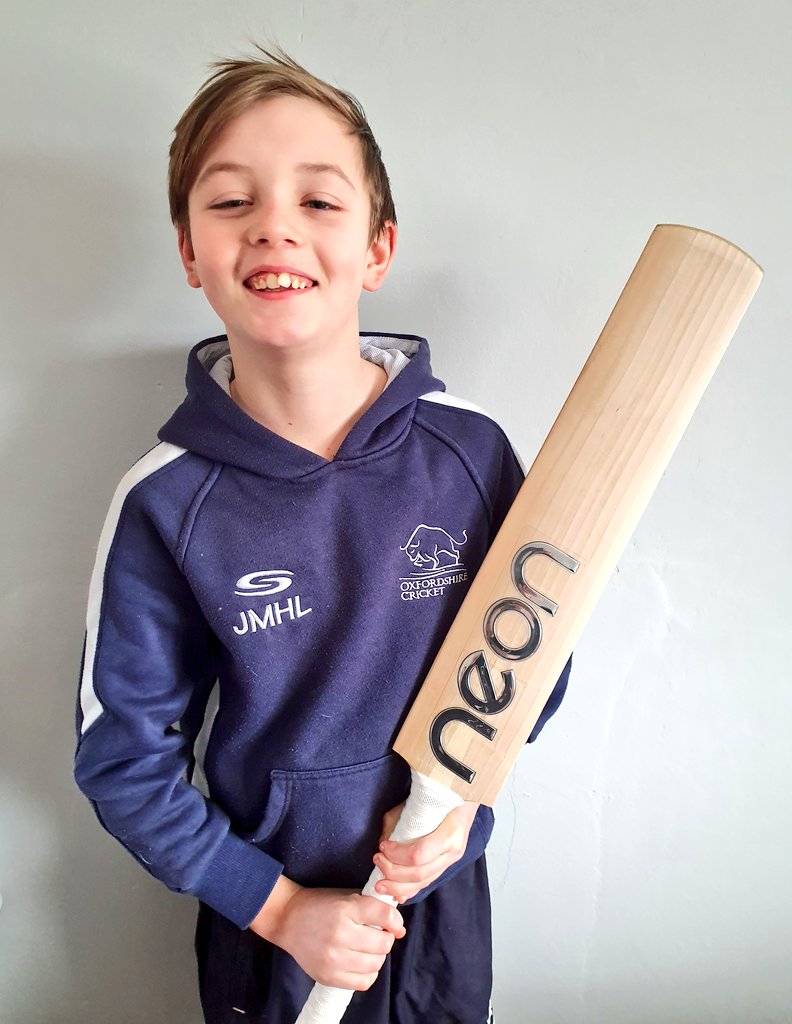1stSlip's tweet image. Jim is absolutely buzzing with his new @NeonCricketUK kit. 😍😍😍
Bring on the Summer! @Oxoncb @SunningwellCC #SponsoredPlayer #GrassRoots #Summer21