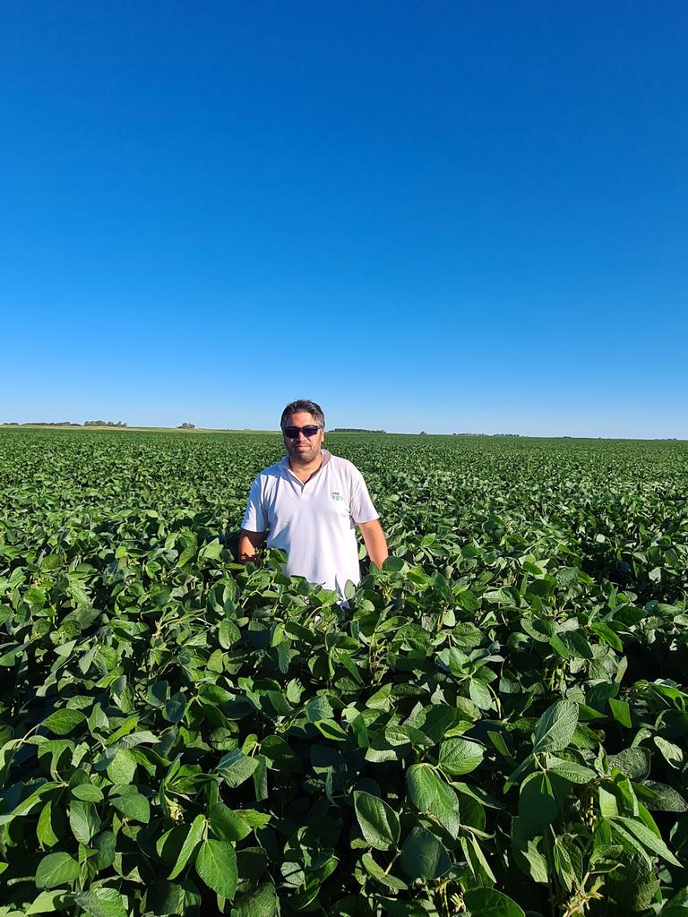 rpereyrairaola's tweet photo. Impresionado con estos sojales de @Sem_Illinois IS46.5 RRSTS en Speluzzi, La Pampa. Es increíble lo que se puede lograr haciendo procesos simples y con pasión en ambientes restrictivos! (Lo simple no tan simple)
Muy bueno todo Martin! @Petrosurcoagro  @YPFAgro https://t.co/5LaFgceAmZ