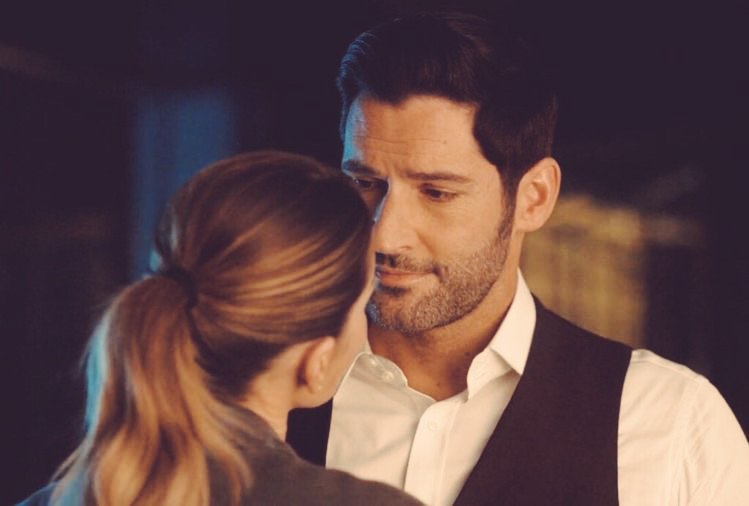 Anke784's tweet photo. "I choose you. And I'll choose you over and over again. Without pause, without a doubt, in a heartbeat. I'll keep choosing you" ❤️ #deckerstar https://t.co/1T3Y2x66V1