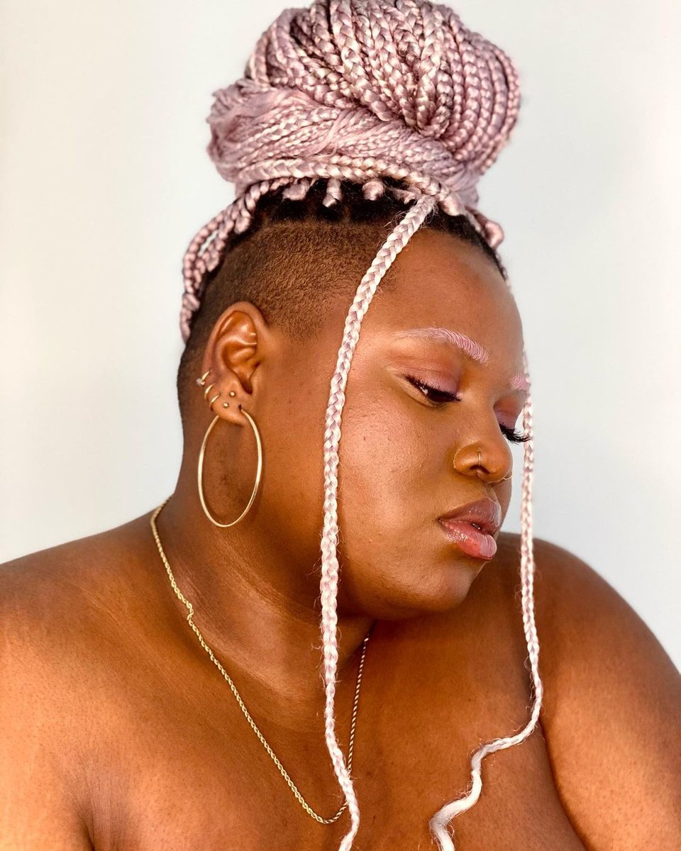 SpellMagazine's tweet image. Shaved sides, box braids, pastel tones, dyed brows – black girls can really do it all! 💁🏾

-
-
-
-

#Spellmagazine