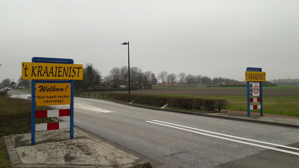 HarmenWerf's tweet photo. In #Lewedorp houden ze #carnaval-smoed erin. #tKraaienist https://t.co/4gFig2qzgX