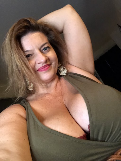 Thank you to those who continue to support my efforts here. When you join my site/OF/buy clips, I feel<a href="/tag/realloyalfans"class="tags"><span>#realloyalfans</span></a>