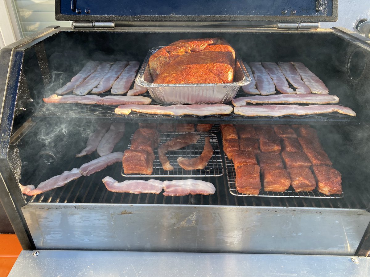 TheScuse's tweet image. First round on the pit. Making pork butt for pulled pork nachos and tacos, pork belly burnt ends, wings, and bacon for the game tomorrow!!  @HowToBBQRight and @cheftomjackson are my inspirations!! #yoderYS640