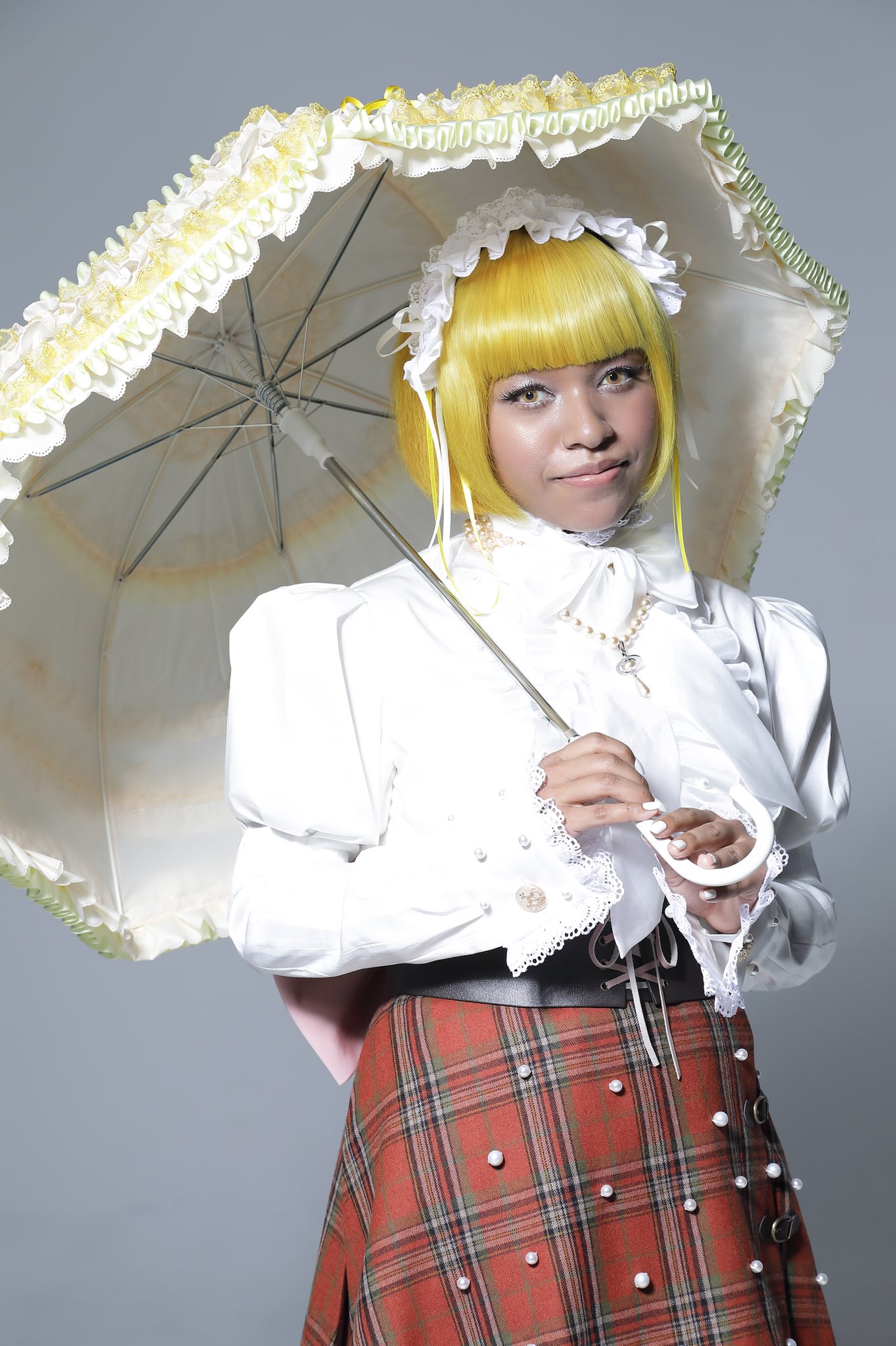 女王蜂 傘 （女王蜂、キネマ倶楽部で披露した「自由研究