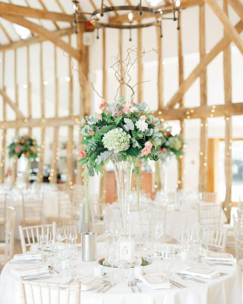 Who loves wooden beams? 
I have seen more and more venues renovate their interiors, creating a more relaxed, natural rustic vibe which a thallus caters for all seasons. How amazing is that?! 

I have seen wooden beams dressed for autumn weddings with gorgeous reds, oranges and gr