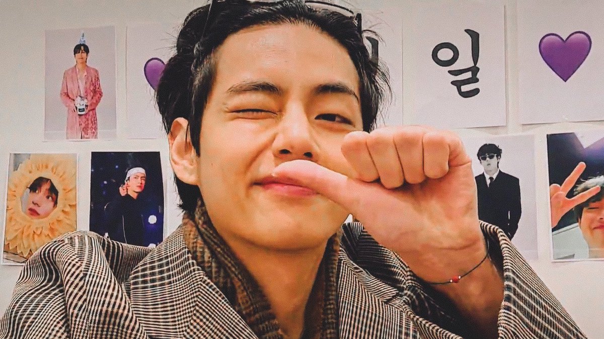 archivefortae's tweet photo. missing you every single day 😭 https://t.co/Ks8C1eA6L3