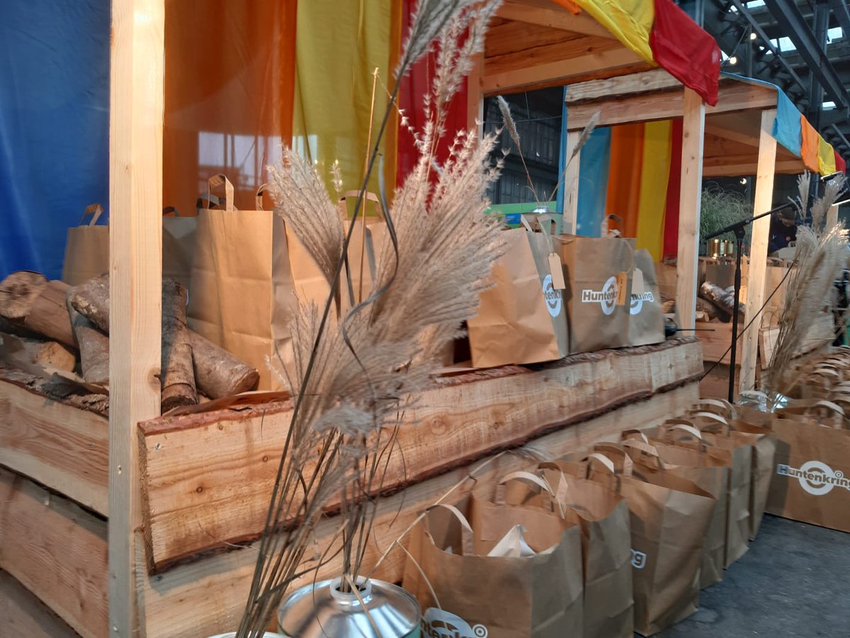 Het is bijna zover! Vanavond om 20.00 uur start de Huntenkring Pubquiz voor onze leden. Vanmiddag kunnen de leden een borreltas ophalen.