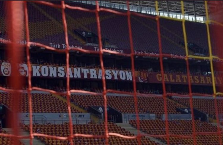 #KONSANTRASYON 
 KOY ELİNİ KALBİNE MİLYONLARCA TARAFTARIN SENİNLE 💛❤️
<a href="/GalatasaraySK/">Galatasaray SK</a>